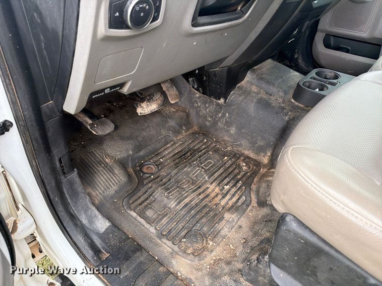 image for item EI7680 2017 Ford F250 Super Duty Crew Cab bale bed pickup truck