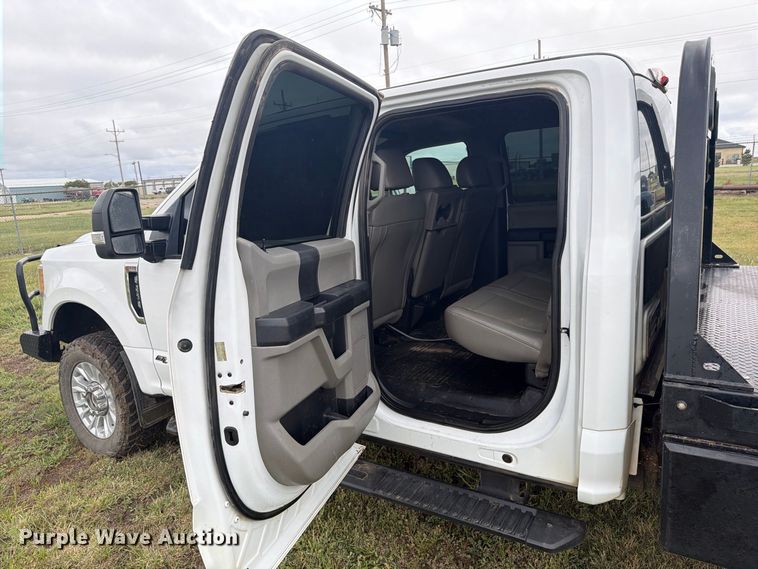 image for item EI7680 2017 Ford F250 Super Duty Crew Cab bale bed pickup truck