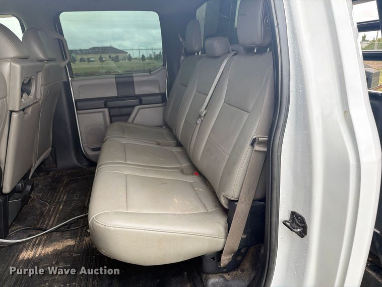 image for item EI7680 2017 Ford F250 Super Duty Crew Cab bale bed pickup truck