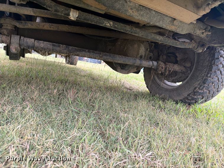 image for item EI7680 2017 Ford F250 Super Duty Crew Cab bale bed pickup truck