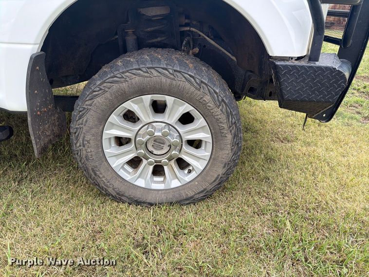 image for item EI7680 2017 Ford F250 Super Duty Crew Cab bale bed pickup truck