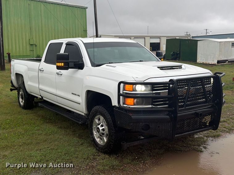 image for item EI7750 2017 Chevrolet Silverado 2500HD Crew Cab pickup truck
