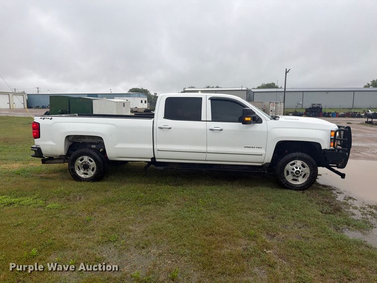 image for item EI7750 2017 Chevrolet Silverado 2500HD Crew Cab pickup truck