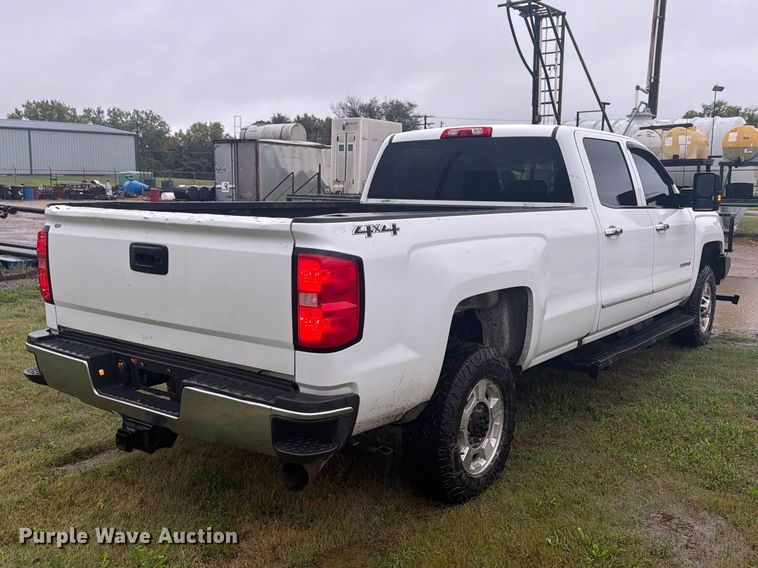 image for item EI7750 2017 Chevrolet Silverado 2500HD Crew Cab pickup truck