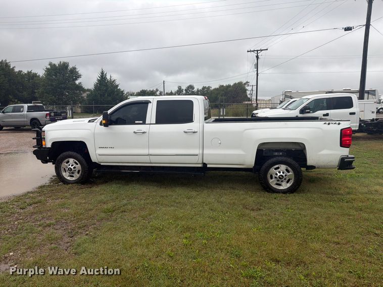 image for item EI7750 2017 Chevrolet Silverado 2500HD Crew Cab pickup truck