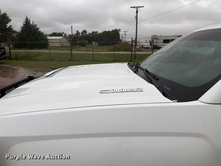 image for item EI7750 2017 Chevrolet Silverado 2500HD Crew Cab pickup truck