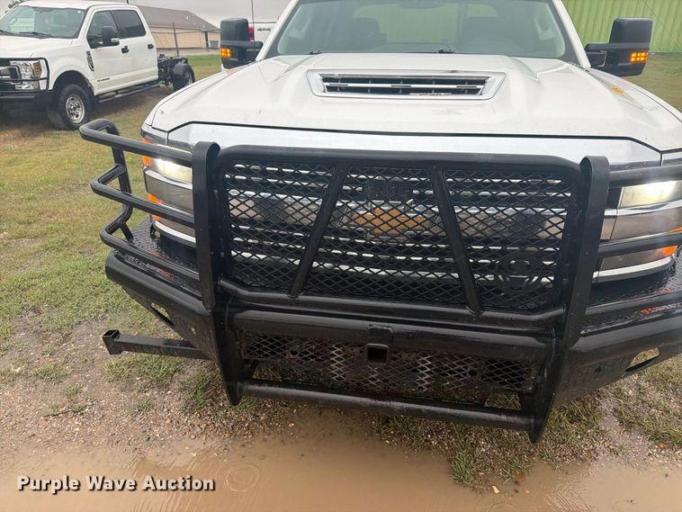 image for item EI7750 2017 Chevrolet Silverado 2500HD Crew Cab pickup truck