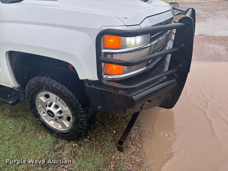 image for item EI7750 2017 Chevrolet Silverado 2500HD Crew Cab pickup truck
