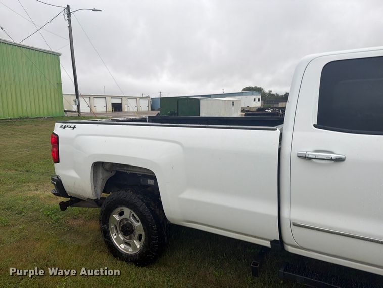 image for item EI7750 2017 Chevrolet Silverado 2500HD Crew Cab pickup truck