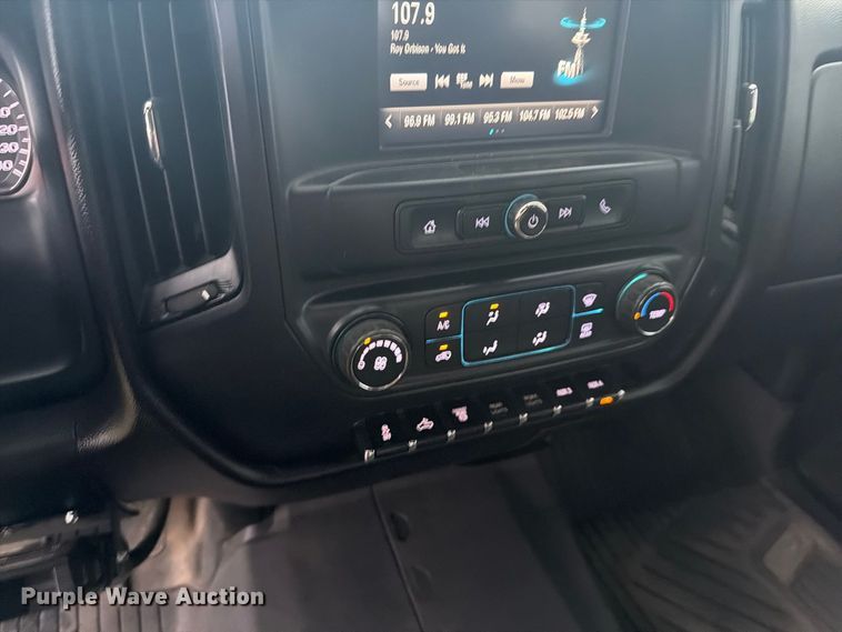 image for item EI7750 2017 Chevrolet Silverado 2500HD Crew Cab pickup truck