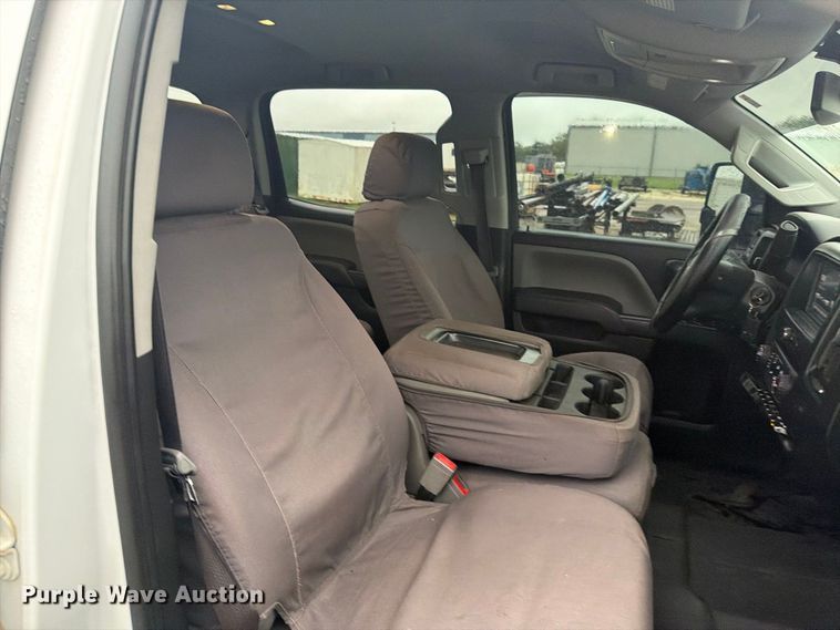 image for item EI7750 2017 Chevrolet Silverado 2500HD Crew Cab pickup truck