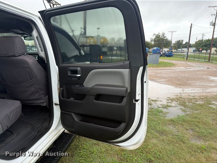 image for item EI7750 2017 Chevrolet Silverado 2500HD Crew Cab pickup truck