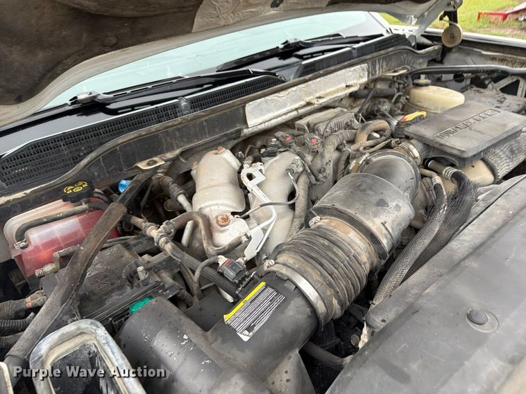image for item EI7750 2017 Chevrolet Silverado 2500HD Crew Cab pickup truck