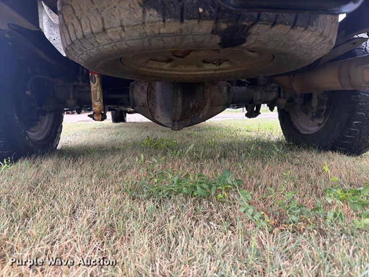 image for item EI7750 2017 Chevrolet Silverado 2500HD Crew Cab pickup truck