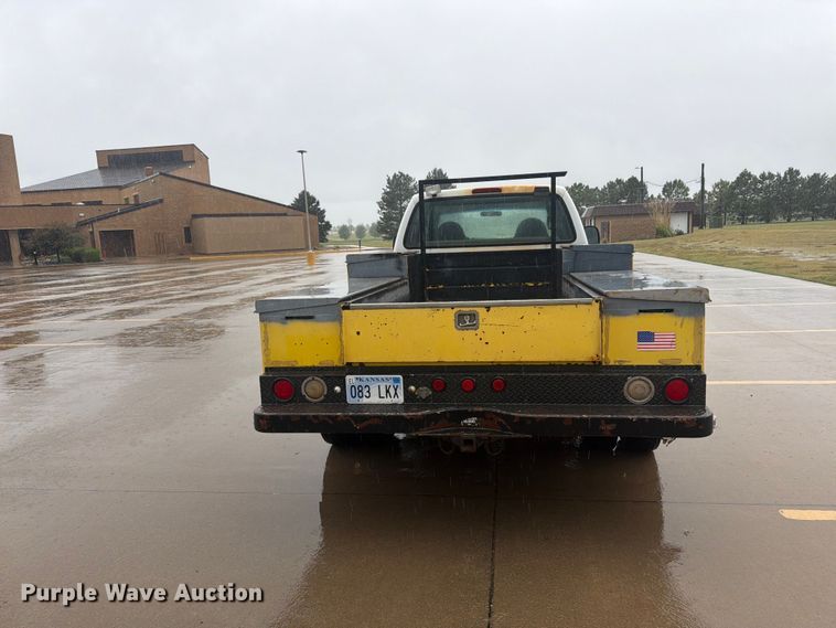 image for item EI7759 1999 Ford F450 Crew Cab flatbed truck