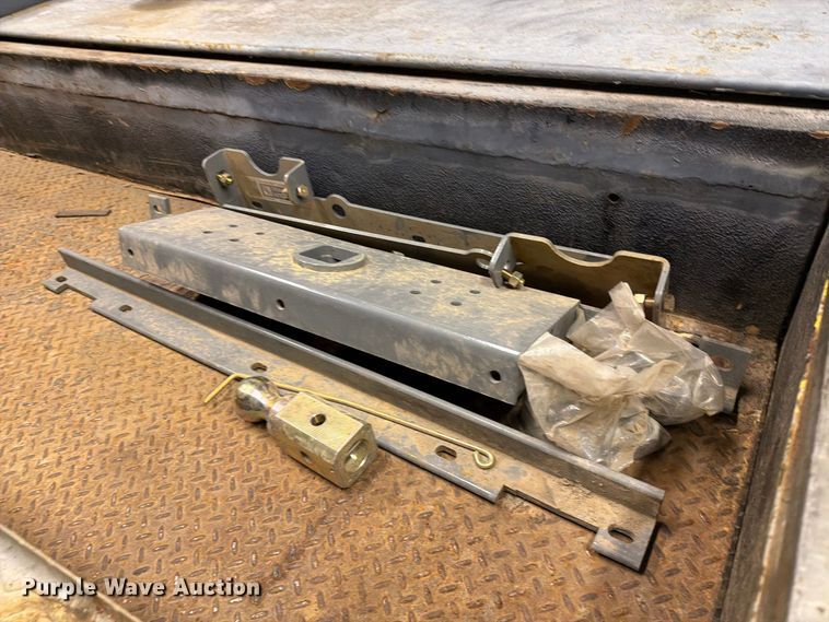 image for item EI7759 1999 Ford F450 Crew Cab flatbed truck