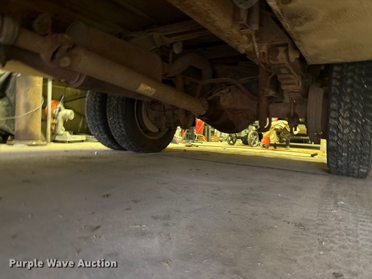 image for item EI7759 1999 Ford F450 Crew Cab flatbed truck