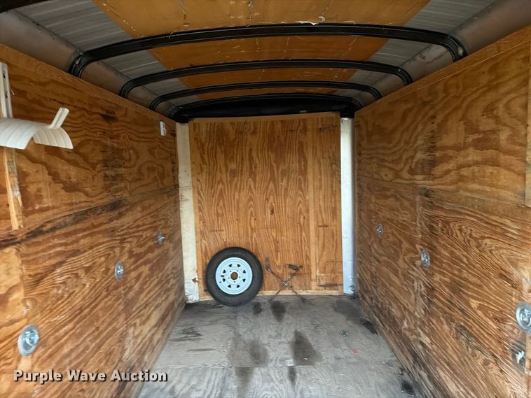 image for item EI7760 2003 Doolittle enclosed cargo trailer