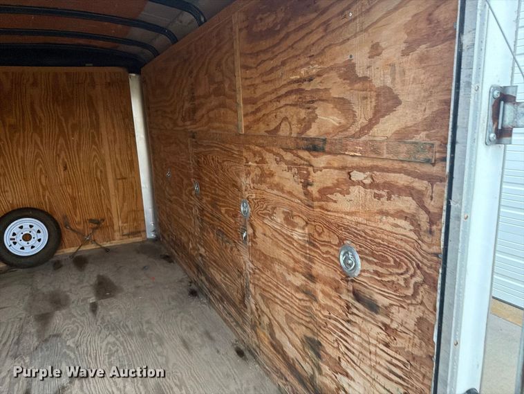 image for item EI7760 2003 Doolittle enclosed cargo trailer