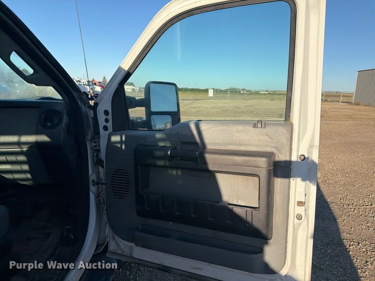 image for item EI7767 2015 Ford F250 Super Duty XL Crew Cab pickup truck