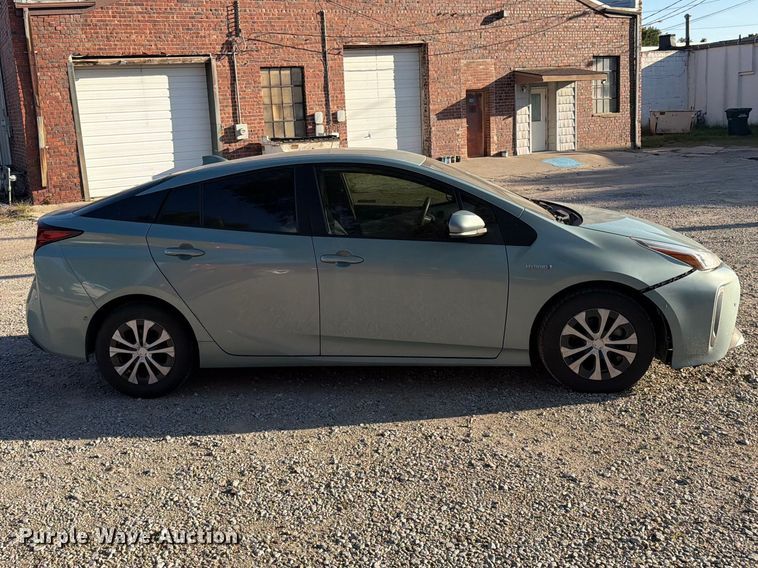 image for item EI7787 2021 Toyota Prius 