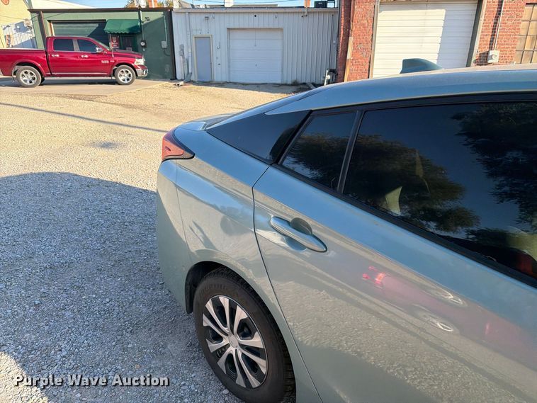 image for item EI7787 2021 Toyota Prius 