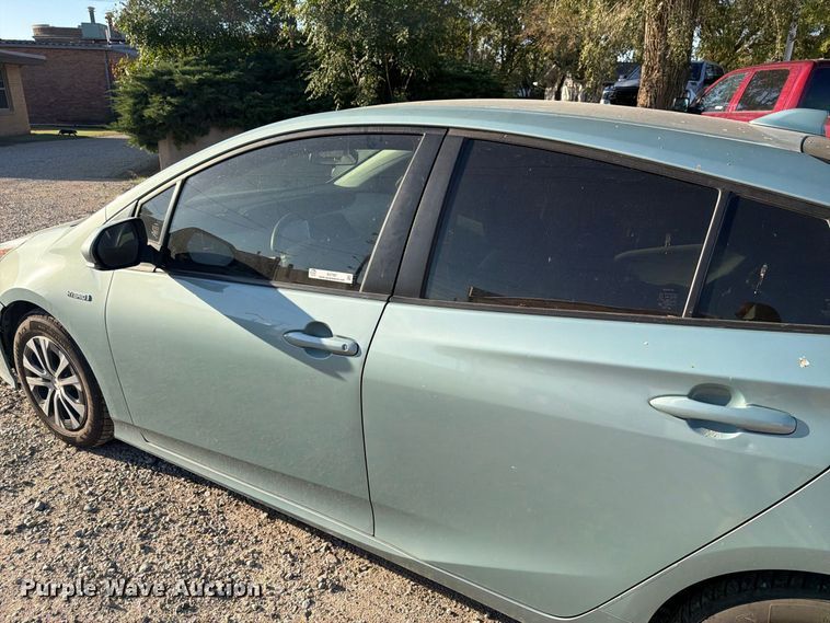 image for item EI7787 2021 Toyota Prius 