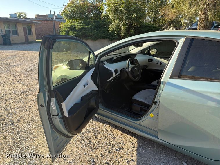 image for item EI7787 2021 Toyota Prius 