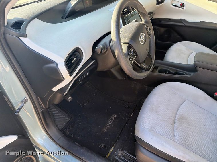 image for item EI7787 2021 Toyota Prius 
