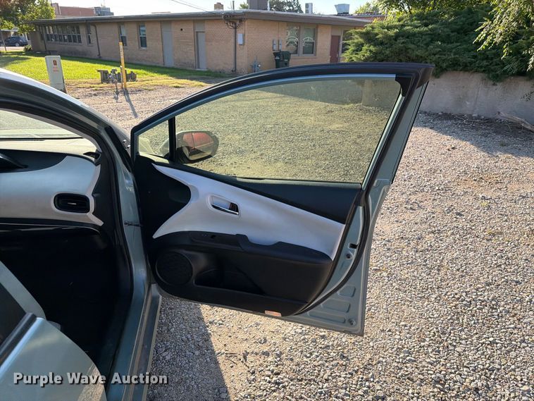image for item EI7787 2021 Toyota Prius 