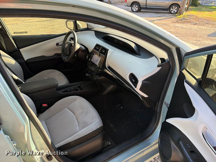 image for item EI7787 2021 Toyota Prius 