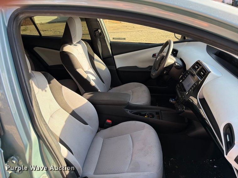 image for item EI7787 2021 Toyota Prius 