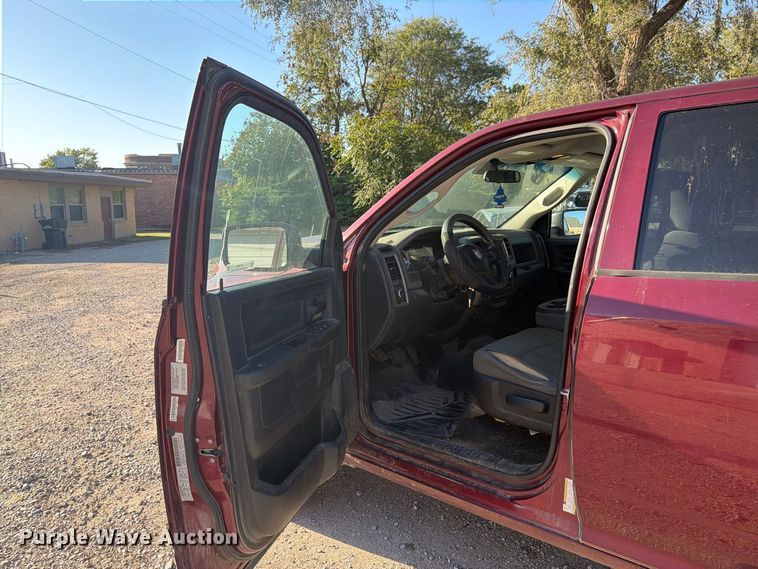 image for item EI7789 2017 RAM 1500 Crew Cab pickup truck