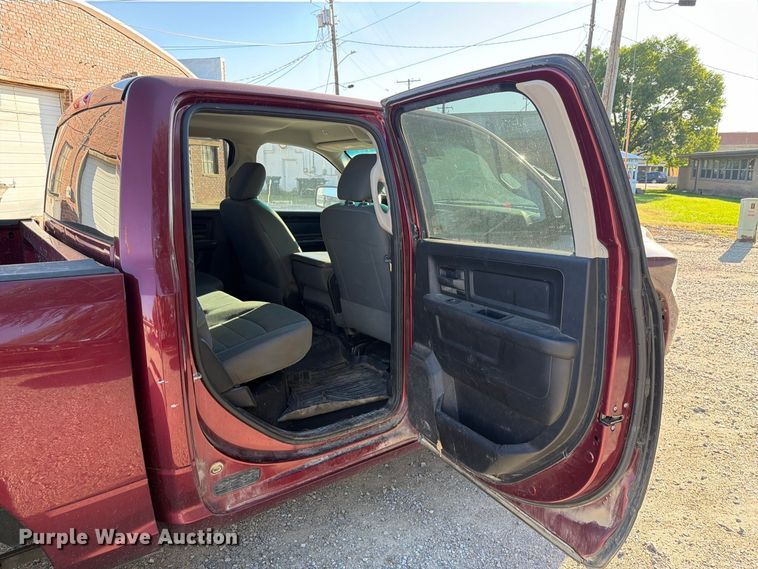 image for item EI7789 2017 RAM 1500 Crew Cab pickup truck