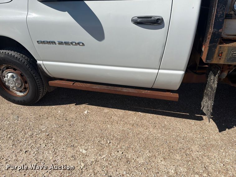 image for item EI7790 2003 Dodge Ram 2500 bale bed pickup truck