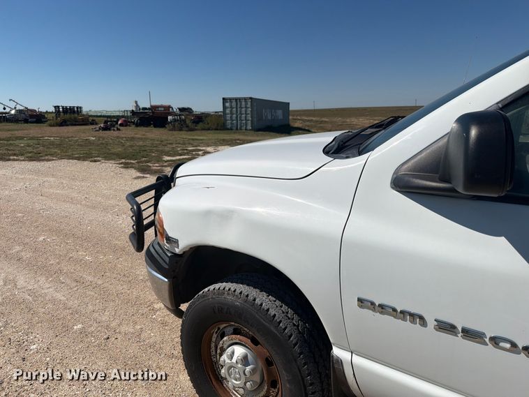 image for item EI7790 2003 Dodge Ram 2500 bale bed pickup truck