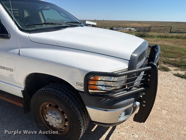 image for item EI7790 2003 Dodge Ram 2500 bale bed pickup truck