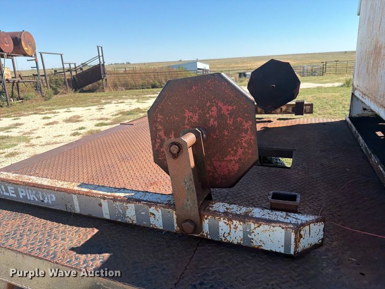 image for item EI7790 2003 Dodge Ram 2500 bale bed pickup truck