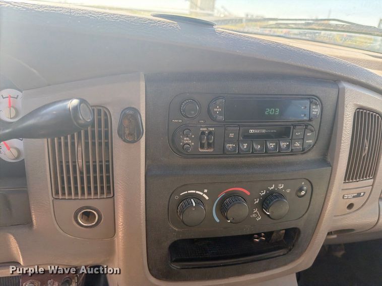 image for item EI7790 2003 Dodge Ram 2500 bale bed pickup truck