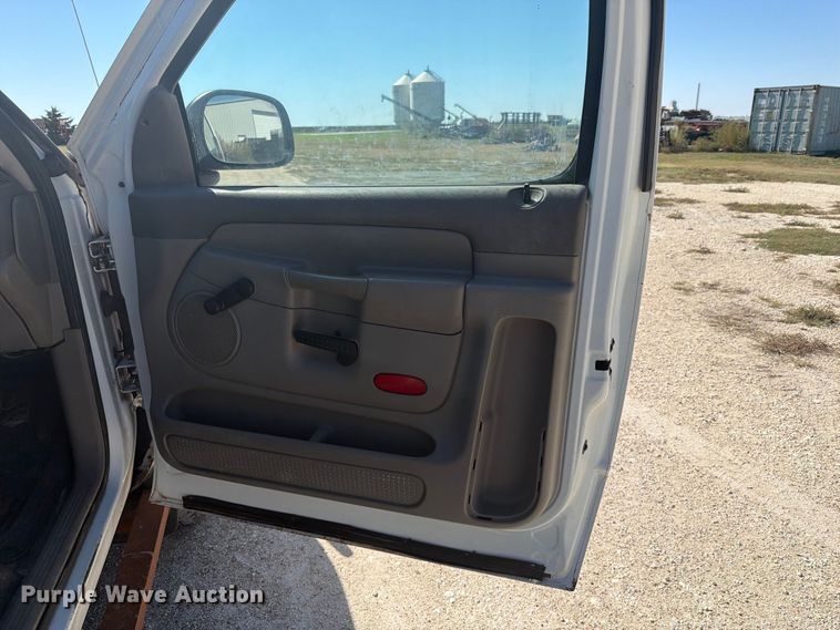 image for item EI7790 2003 Dodge Ram 2500 bale bed pickup truck