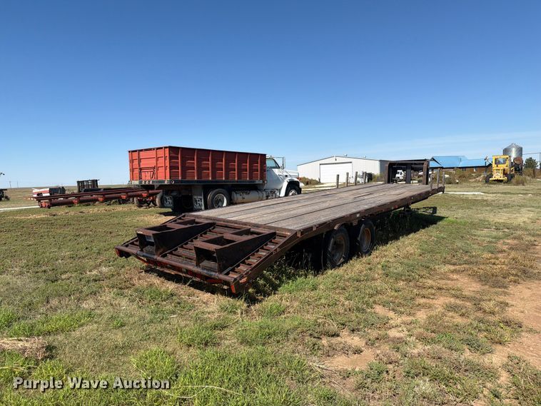 image for item EI7792 1992 W-W Trailers equipment trailer