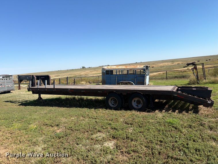 image for item EI7792 1992 W-W Trailers equipment trailer