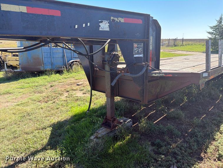 image for item EI7792 1992 W-W Trailers equipment trailer