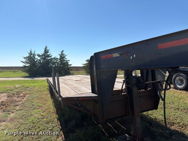 image for item EI7792 1992 W-W Trailers equipment trailer