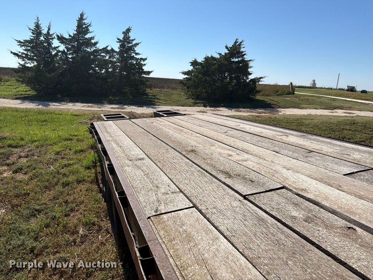 image for item EI7792 1992 W-W Trailers equipment trailer
