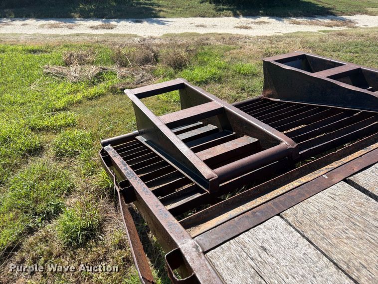 image for item EI7792 1992 W-W Trailers equipment trailer