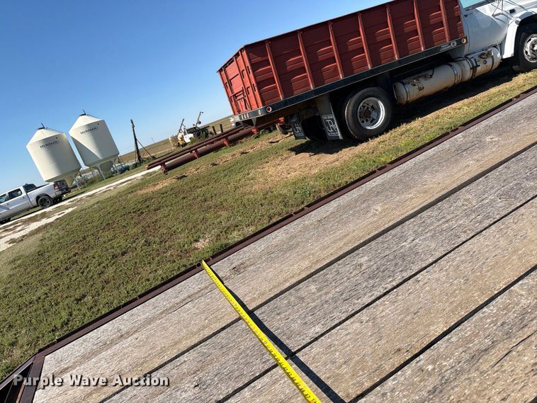 image for item EI7792 1992 W-W Trailers equipment trailer