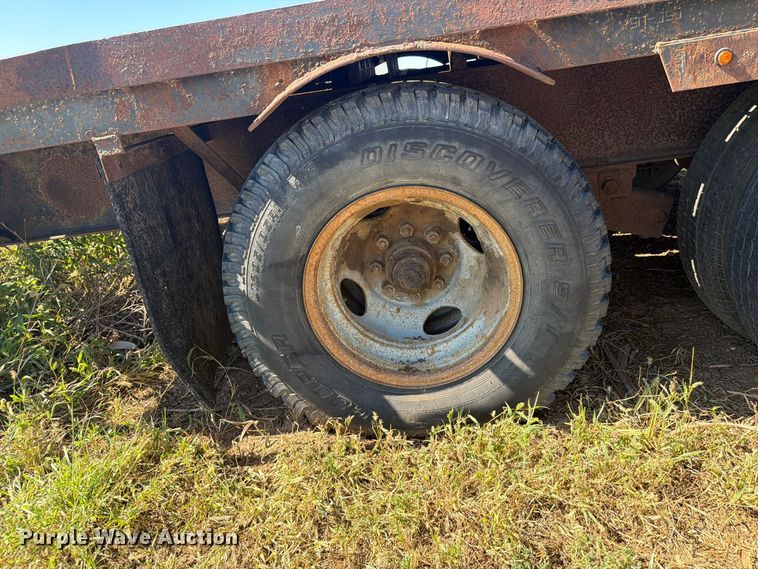image for item EI7792 1992 W-W Trailers equipment trailer