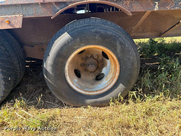 image for item EI7792 1992 W-W Trailers equipment trailer