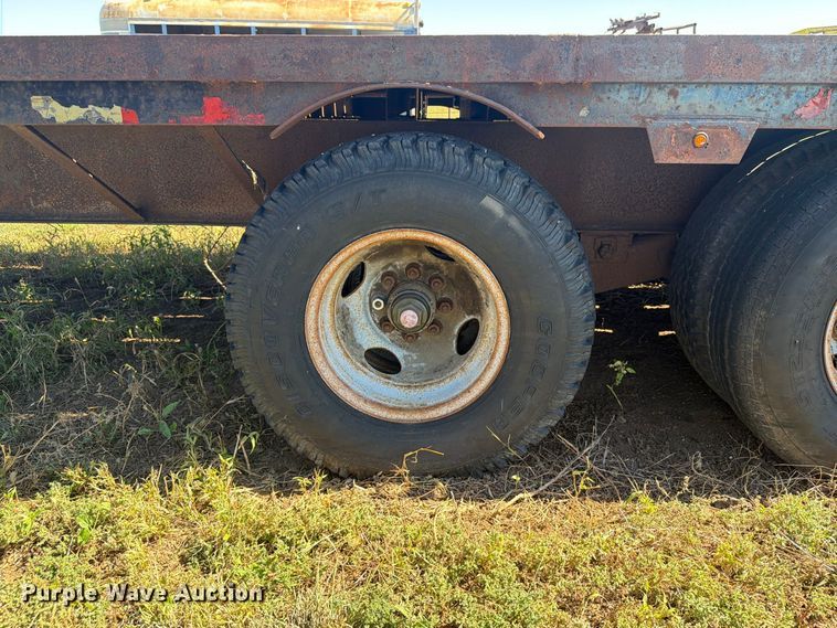 image for item EI7792 1992 W-W Trailers equipment trailer